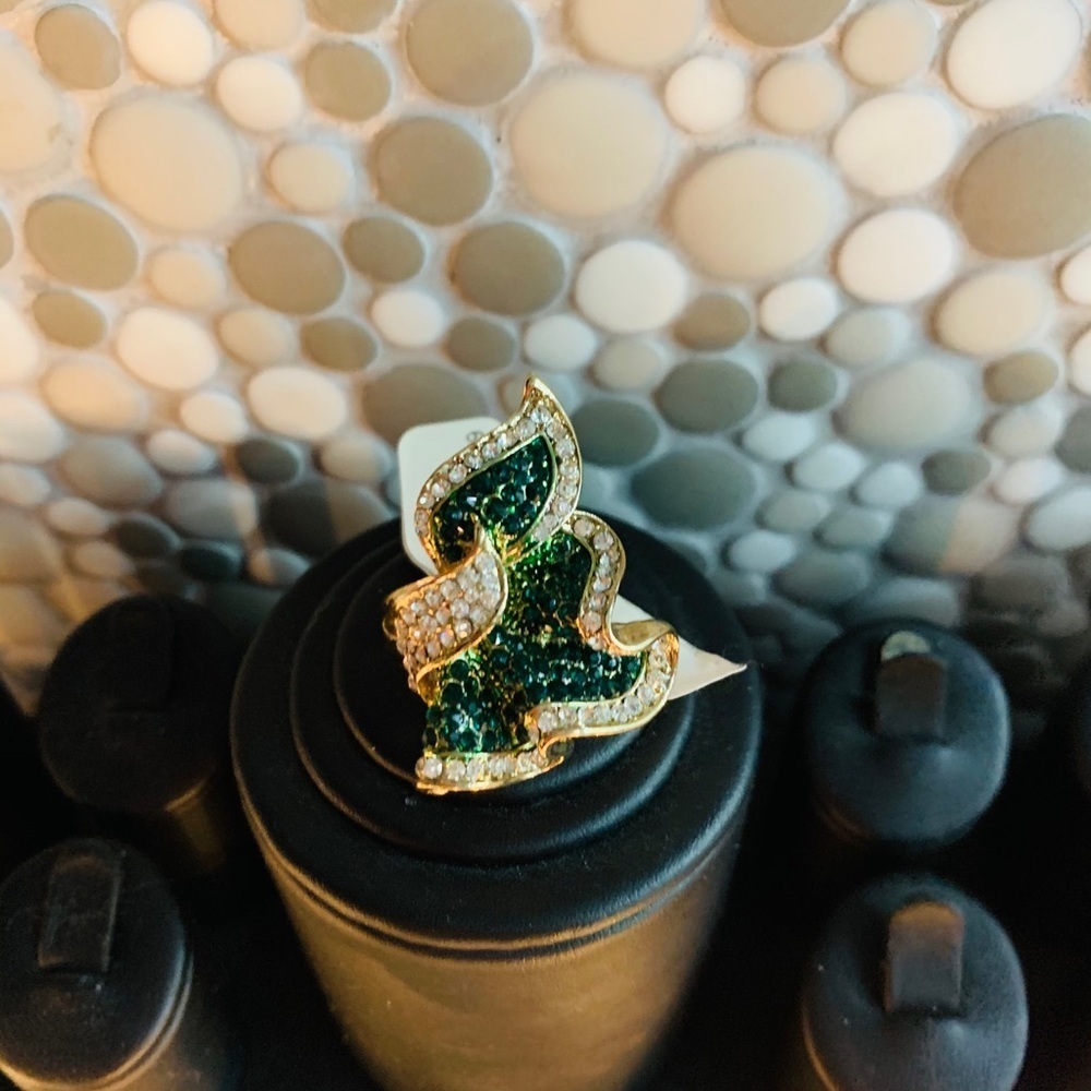 💰💲💰SALE 💲💰💲 GP with CZ green size 8